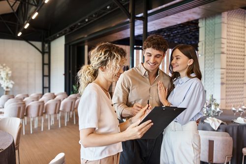 Should You Hire a Day-of Wedding Coordinator? Here’s Everything You Need to Know.